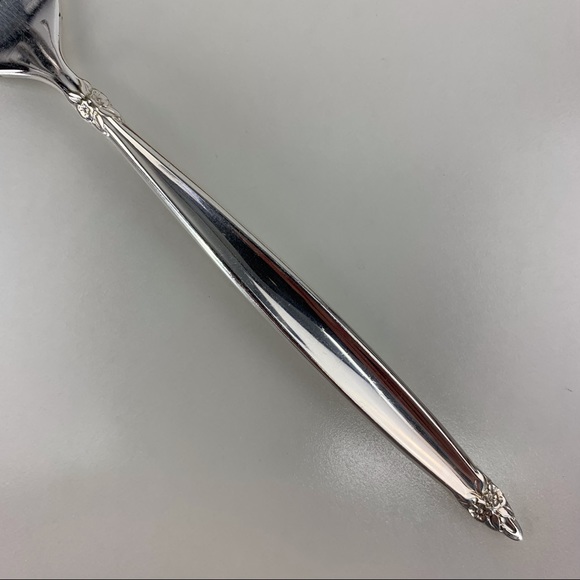 2/$20 1847 Rogers Bros. IS 1965 Vintage Silver Plate Garland Pattern Salad Fork - Picture 3 of 12